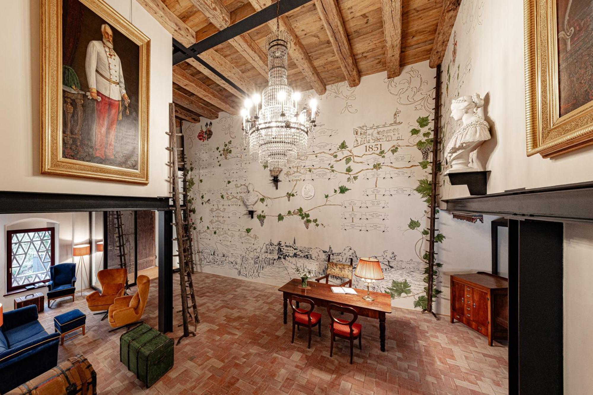 Castel Sallegg Suites Adults Only Caldaro Extérieur photo